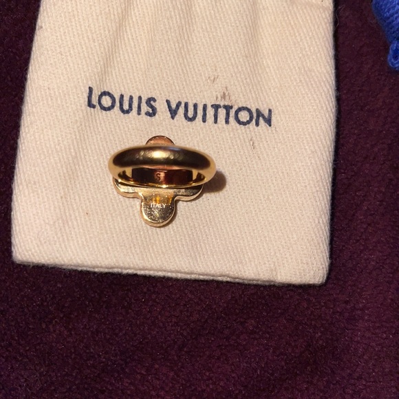Preloved Louis Vuitton ring excellent condition size S 5-5 1/2 comeswithdust bag - Picture 4 of 9